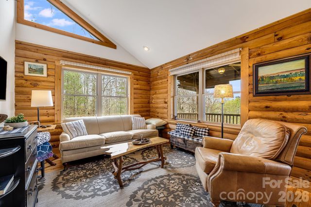 409 Hamlet Drive, Burnsville, NC 28714