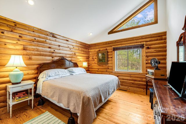 409 Hamlet Drive, Burnsville, NC 28714