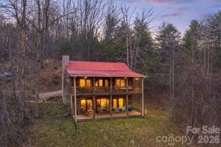 409 Hamlet Drive, Burnsville, NC 28714