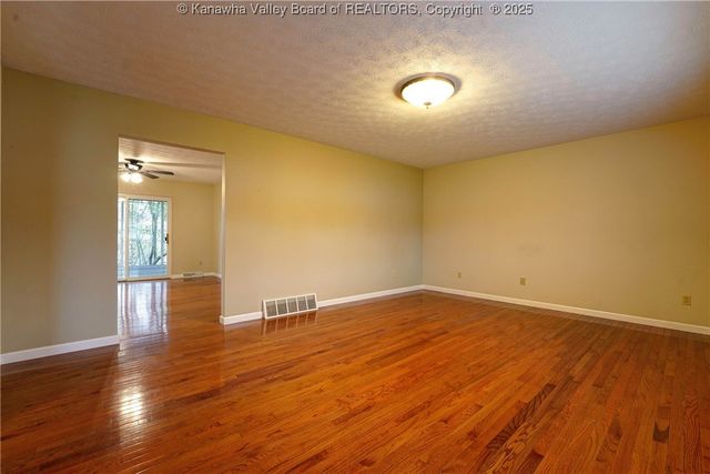 3802 Kathy Drive, Hurricane, WV 25526