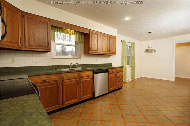 3802 Kathy Drive, Hurricane, WV 25526