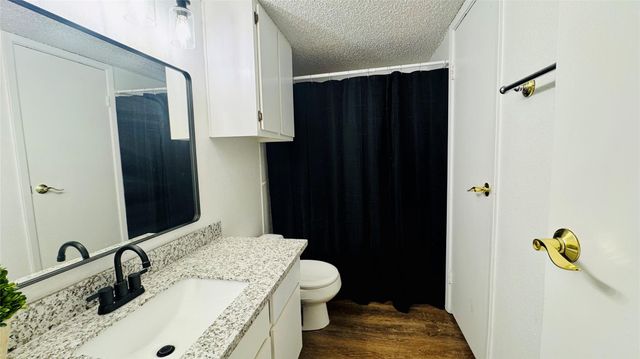 1900 Bay Area Boulevard 136, Houston, TX 77058