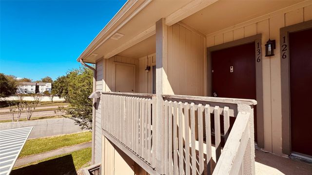 1900 Bay Area Boulevard 136, Houston, TX 77058