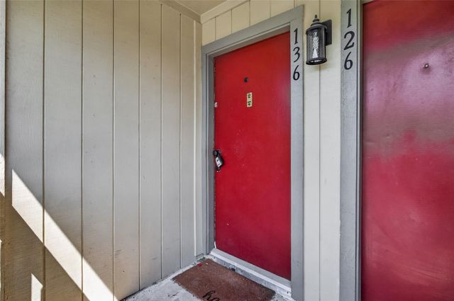 1900 Bay Area Boulevard 136, Houston, TX 77058