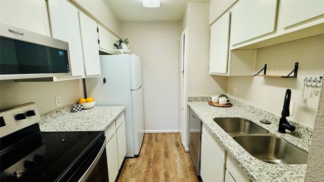 1900 Bay Area Boulevard 136, Houston, TX 77058