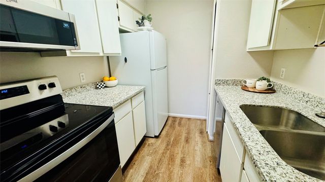 1900 Bay Area Boulevard 136, Houston, TX 77058