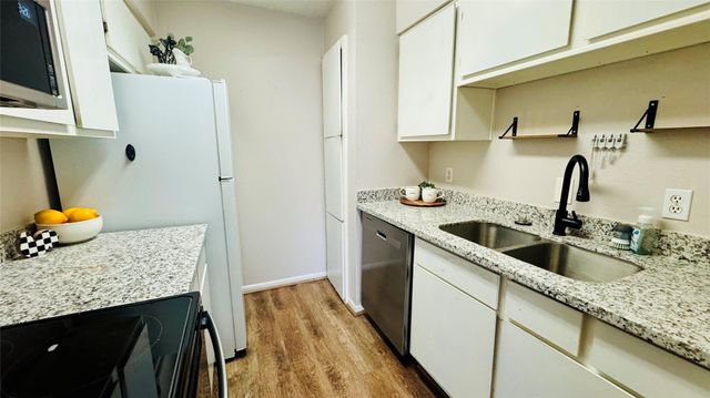 1900 Bay Area Boulevard 136, Houston, TX 77058
