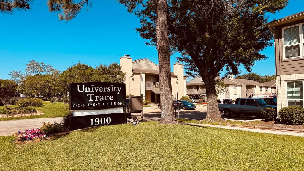 1900 Bay Area Boulevard 136, Houston, TX 77058