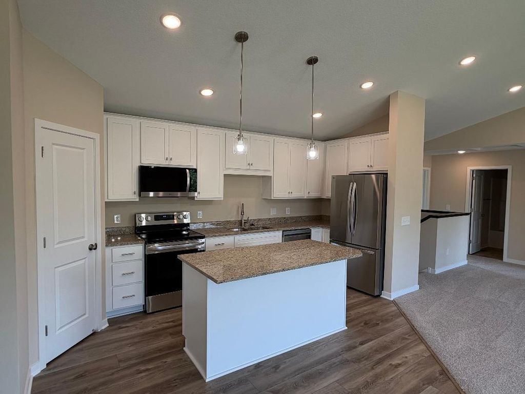 17703 Empire Trail, Lakeville, MN 55044 — photo 5