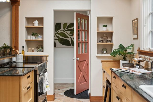 2370 Marin Ave, Berkeley, CA 94708