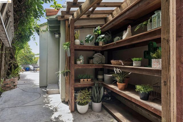 2370 Marin Ave, Berkeley, CA 94708