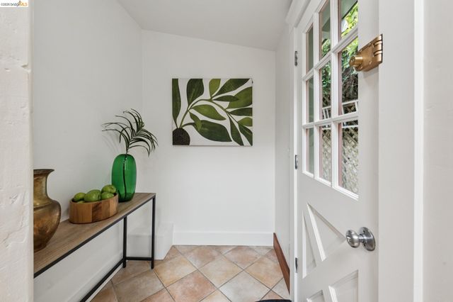 2370 Marin Ave, Berkeley, CA 94708