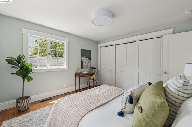 2370 Marin Ave, Berkeley, CA 94708