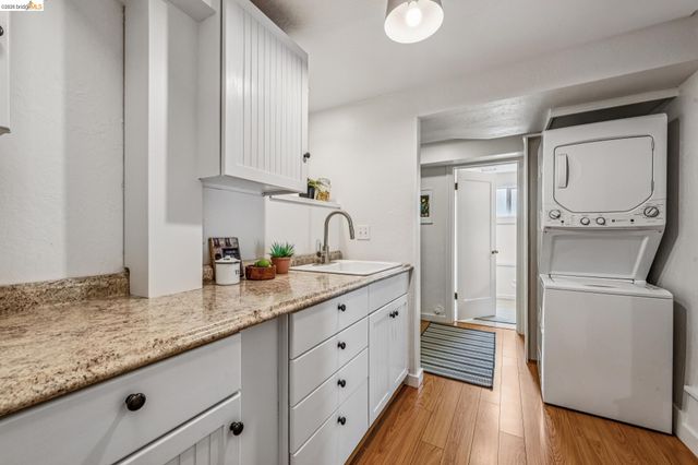2370 Marin Ave, Berkeley, CA 94708