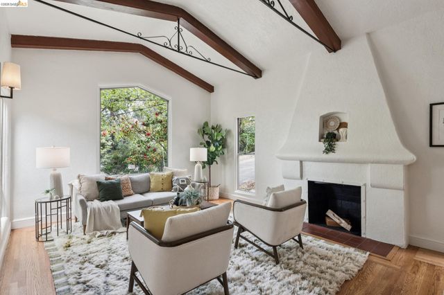 2370 Marin Ave, Berkeley, CA 94708
