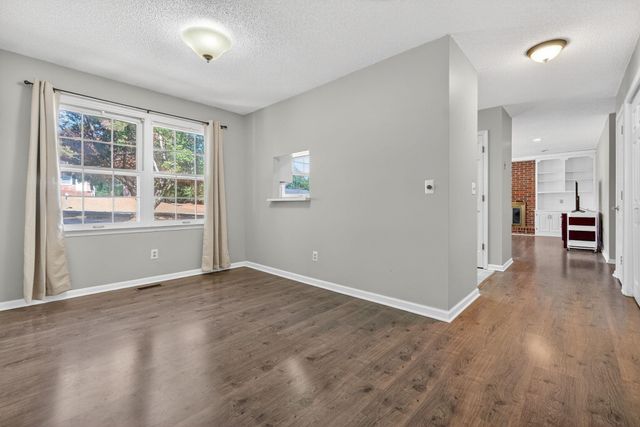 204 Plum Creek Road, Spartanburg, SC 29307