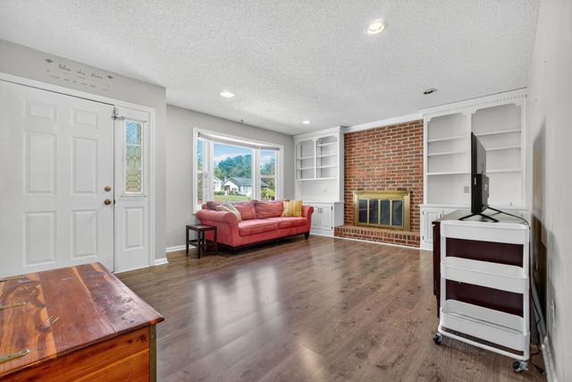 204 Plum Creek Road, Spartanburg, SC 29307