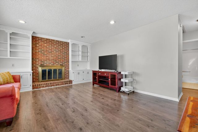 204 Plum Creek Road, Spartanburg, SC 29307