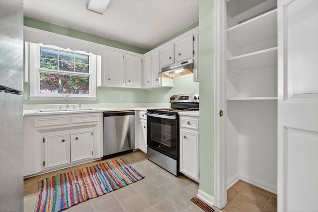 204 Plum Creek Road, Spartanburg, SC 29307