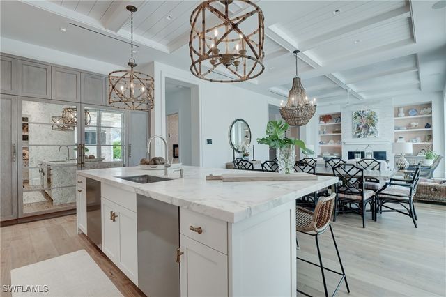 2020 Gordon DR, Naples, FL 34102