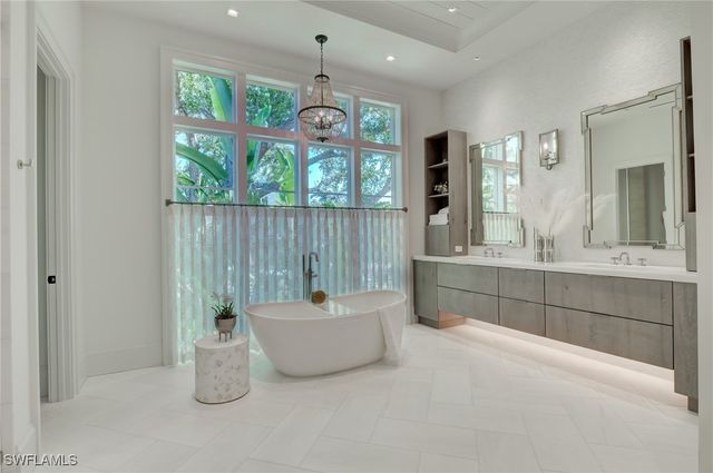 2020 Gordon DR, Naples, FL 34102