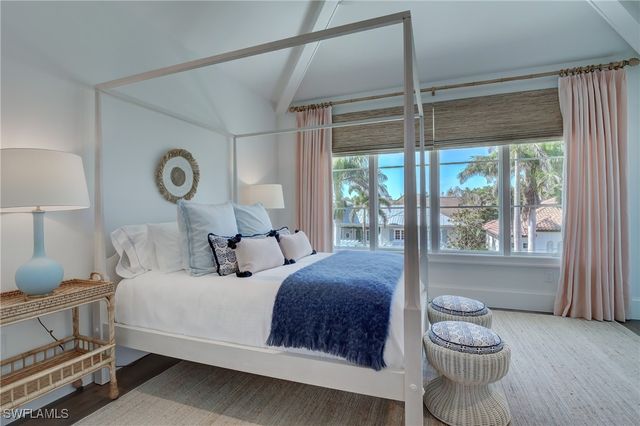 2020 Gordon DR, Naples, FL 34102