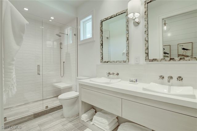 2020 Gordon DR, Naples, FL 34102