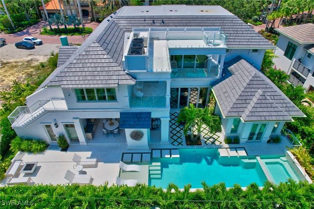 2020 Gordon DR, Naples, FL 34102