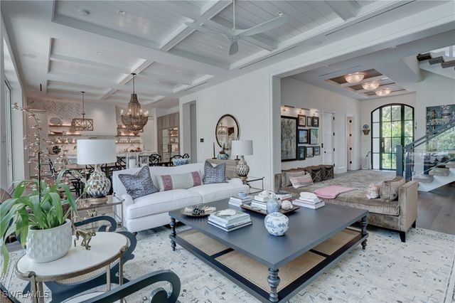 2020 Gordon DR, Naples, FL 34102