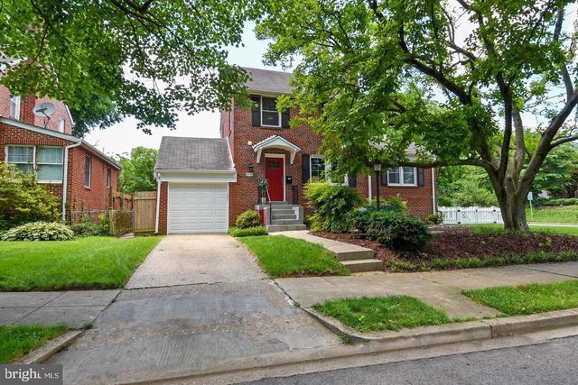 4732 ELLICOTT ST NW, Washington, DC 20016