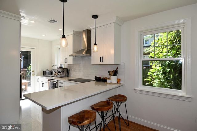 4732 ELLICOTT ST NW, Washington, DC 20016