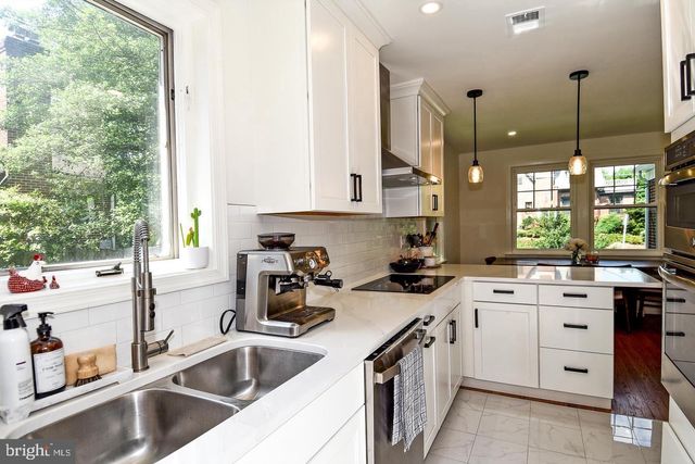 4732 ELLICOTT ST NW, Washington, DC 20016