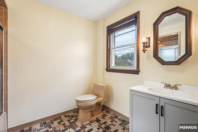 21 Ferncliff Road, Bloomfield, NJ 07003