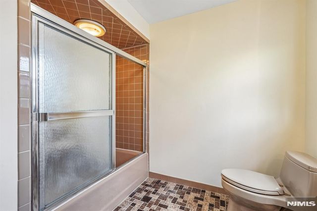 21 Ferncliff Road, Bloomfield, NJ 07003