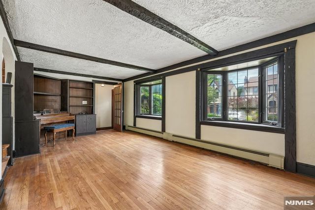 21 Ferncliff Road, Bloomfield, NJ 07003