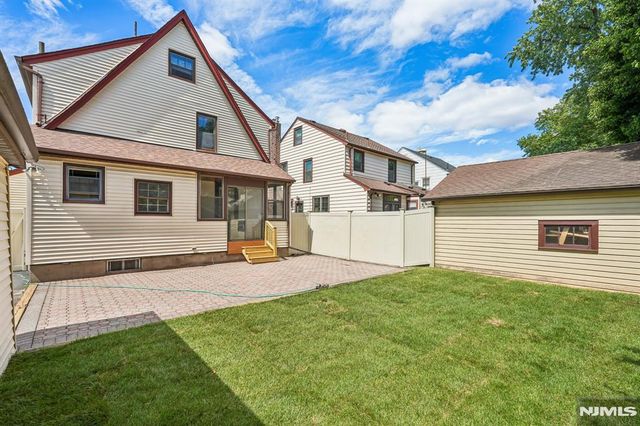 21 Ferncliff Road, Bloomfield, NJ 07003