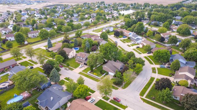 1119 Wheatland Drive, Shorewood, IL 60404