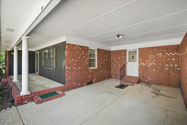 301 Flamingo Drive, Clayton, NC 27520