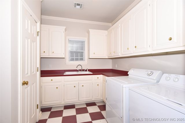 13706 S 18th Street, Bixby, OK 74008