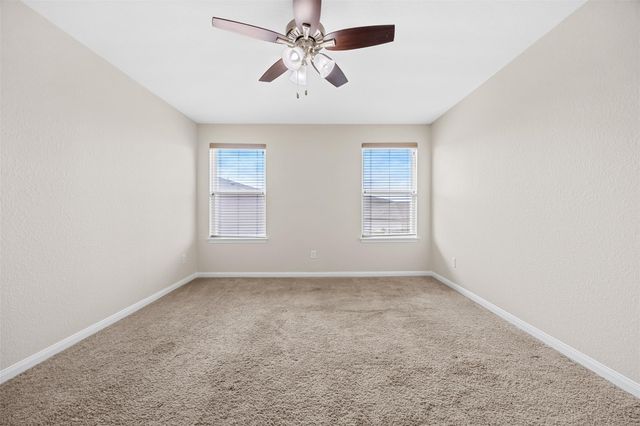 201 Yearwood LN, Jarrell, TX 76537