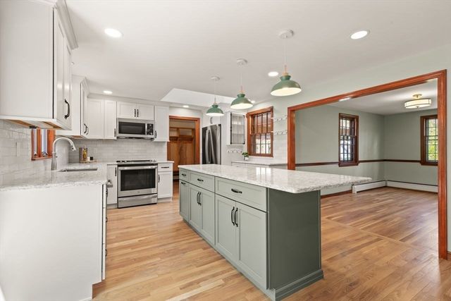 2 Briggs Pond Way, Sharon, MA 02067