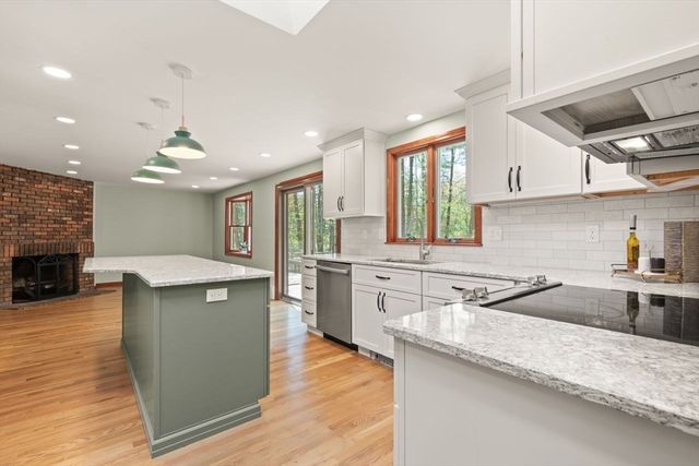 2 Briggs Pond Way, Sharon, MA 02067