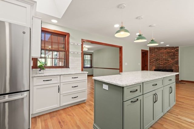 2 Briggs Pond Way, Sharon, MA 02067