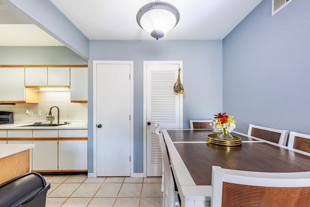 11036 S Kilpatrick Avenue 3SW, Oak Lawn, IL 60453