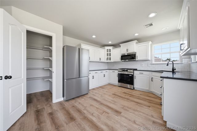 11739 N 115th Avenue E, Collinsville, OK 74021
