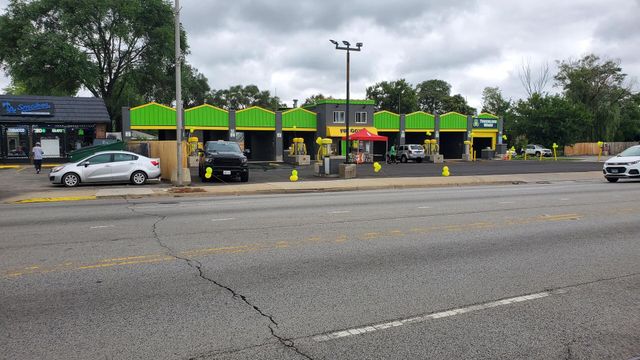 801 W Roosevelt Road, Maywood, IL 60153