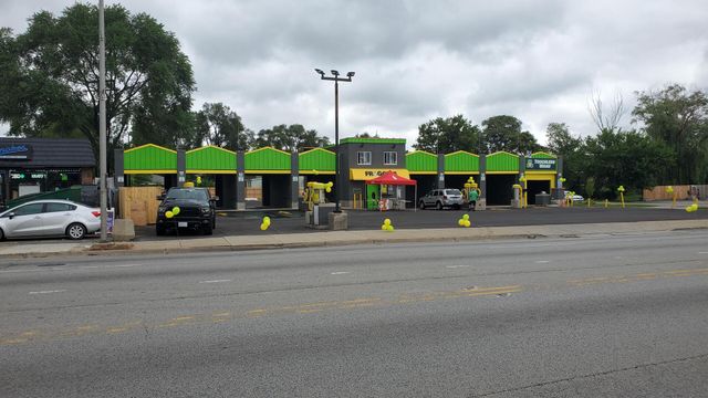 801 W Roosevelt Road, Maywood, IL 60153