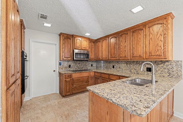 1525 Juniper Lane, Lewisville, TX 75077