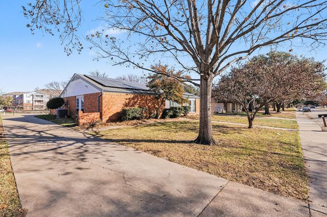 1525 Juniper Lane, Lewisville, TX 75077