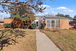 1525 Juniper Lane, Lewisville, TX 75077